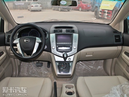 比亞迪汽車2013款比亞迪S6