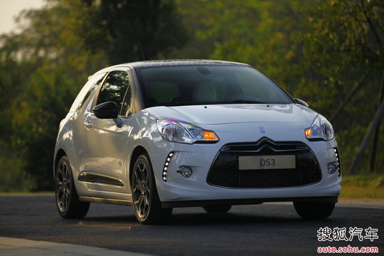 DS 3  ^ DƬ