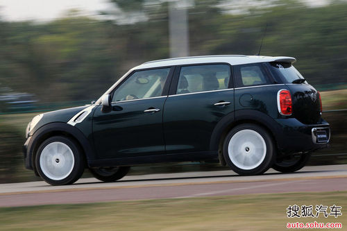  MINI Countryman (sh) uy DƬ