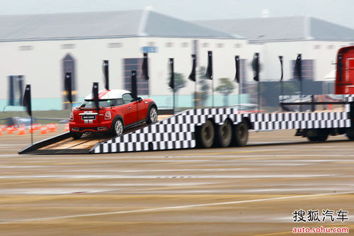 MINI COUPE (sh) y(c)u(png) DƬ