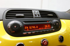 Ɓ 500   DƬ