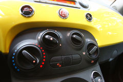 Ɓ 500   DƬ