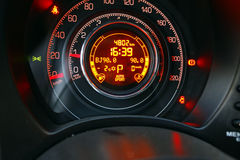 Ɓ 500   DƬ