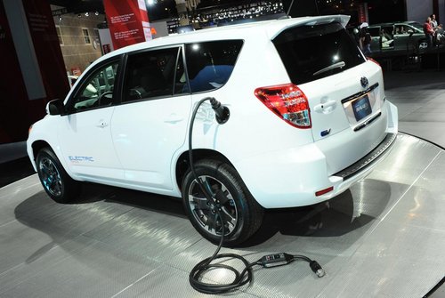 S<A href=../../auto/Toyota/RAV4.html TARGET=_blank><u><font color=#0000FF>RAV4</font></u></a> EV m161km/