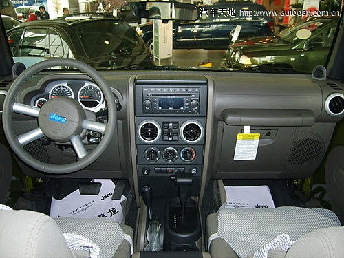 
±L Ŀͨ^ԽҰSUVُ