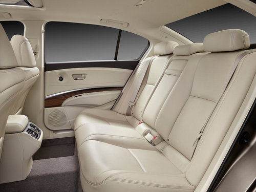 2014款
歌頌RLX 北美車展公布/明年面市