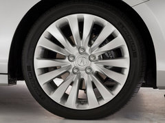 2014款
歌頌RLX 北美車展公布/明年面市