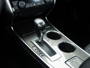 “德日”中型車之爭 日產天籟PK大眾邁騰