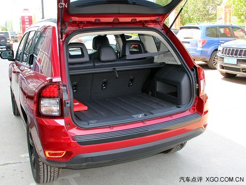 ֌ 32.0LSUV܇]