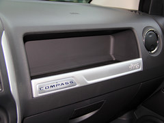 ֌ 32.0LSUV܇]