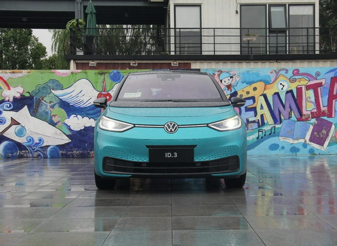 車圈熱搜|油價重回8元誰開心 特斯拉不配做BBA的競品嗎