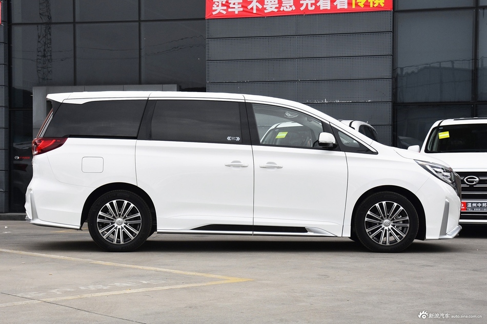 2021款傳祺M8大師系列2.0T自動尊貴版