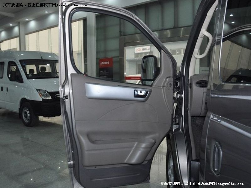 大通V80
車廂座椅第7張
點擊查看下一張清晰大圖