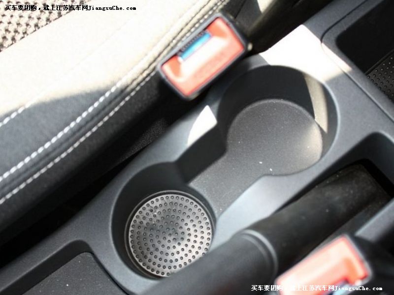 中華H230
車廂座椅第7張
點擊查看下一張清晰大圖