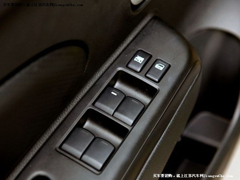 啟辰R50
車廂座椅第7張
點擊查看下一張清晰大圖