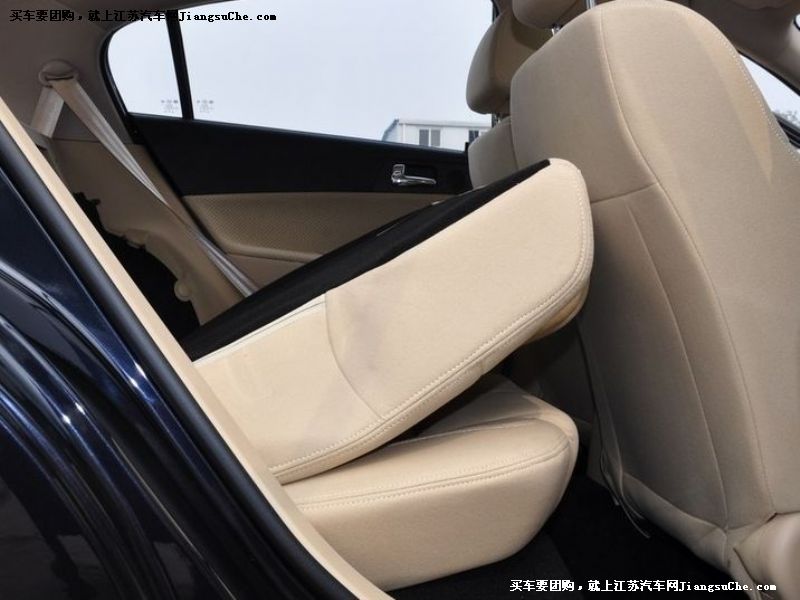 中華H320
車廂座椅第7張
點擊查看下一張清晰大圖