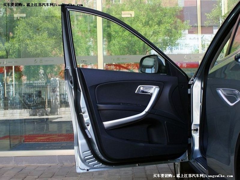 奔騰X80
車廂座椅第7張
點擊查看下一張清晰大圖