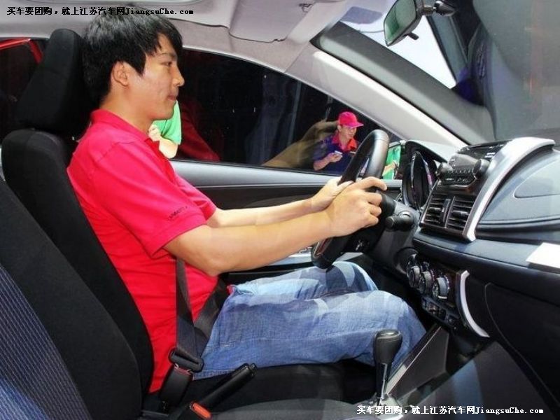 致炫
車廂座椅第7張
點擊查看下一張清晰大圖