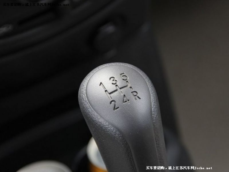 啟辰R30
中控方向盤第7張
點擊查看下一張清晰大圖