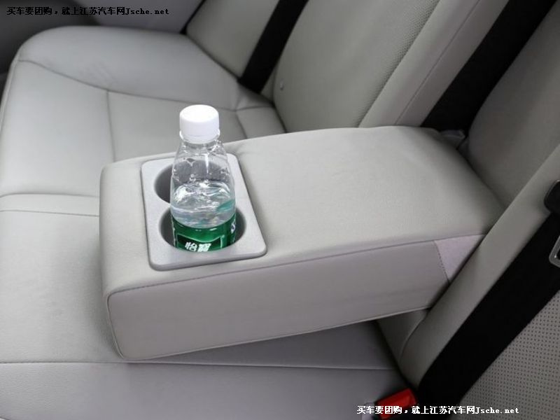 帝豪
車廂座椅第7張
點擊查看下一張清晰大圖