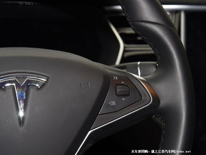 MODELS
中控方向盤第7張
點擊查看下一張清晰大圖