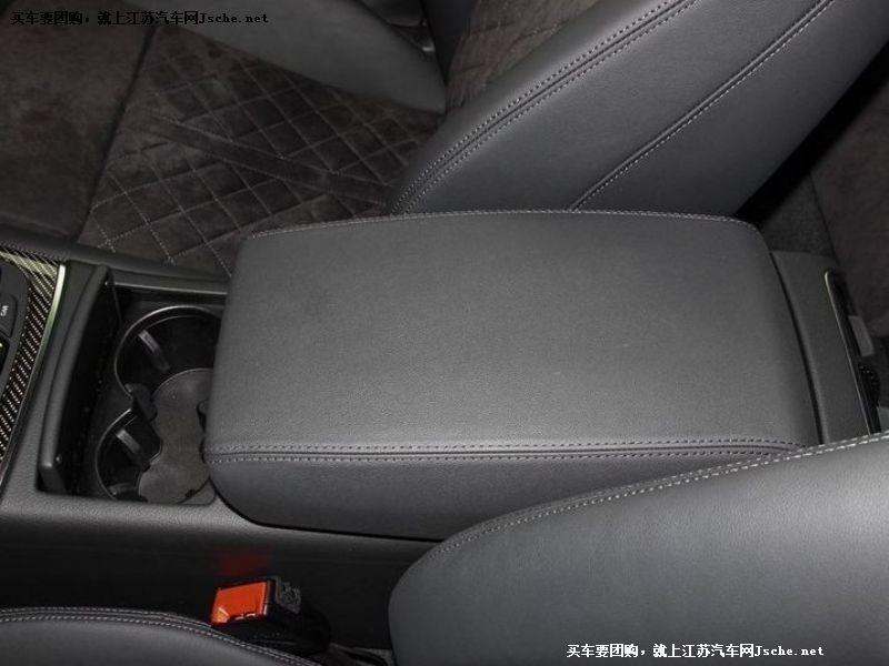奧迪RS7
車廂座椅第7張
點擊查看下一張清晰大圖