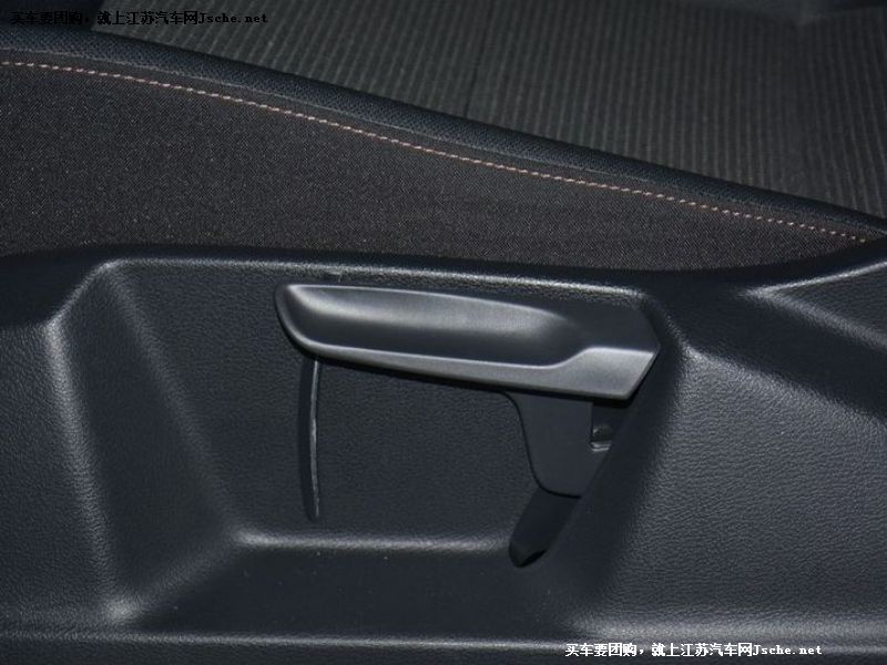 高爾夫·嘉旅
車廂座椅第7張
點擊查看下一張清晰大圖