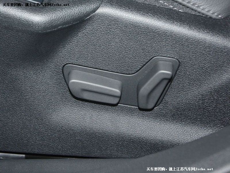 雪鐵龍C6
車廂座椅第7張
點擊查看下一張清晰大圖