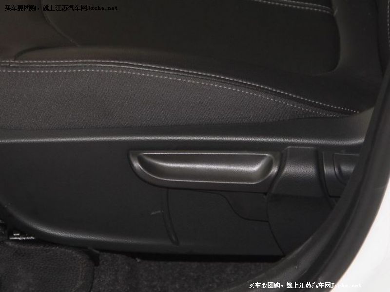 樂風RV
車廂座椅第7張
點擊查看下一張清晰大圖