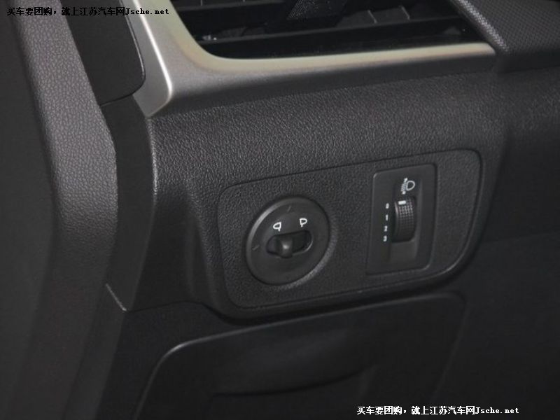樂風RV
中控方向盤第7張
點擊查看下一張清晰大圖