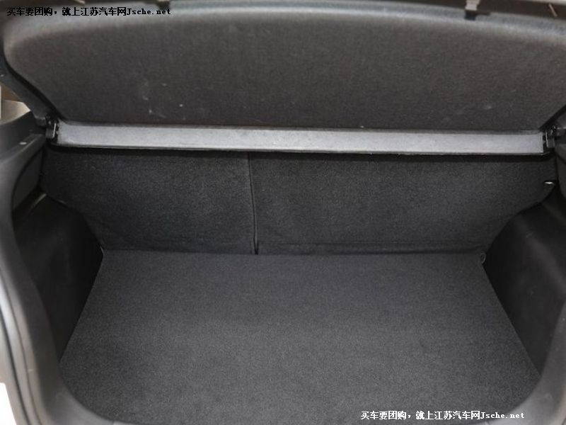 寶駿310
車廂座椅第7張
點擊查看下一張清晰大圖
