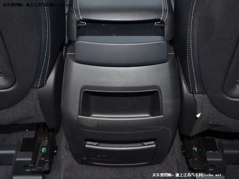 北京BJ80
車廂座椅第7張
點擊查看下一張清晰大圖