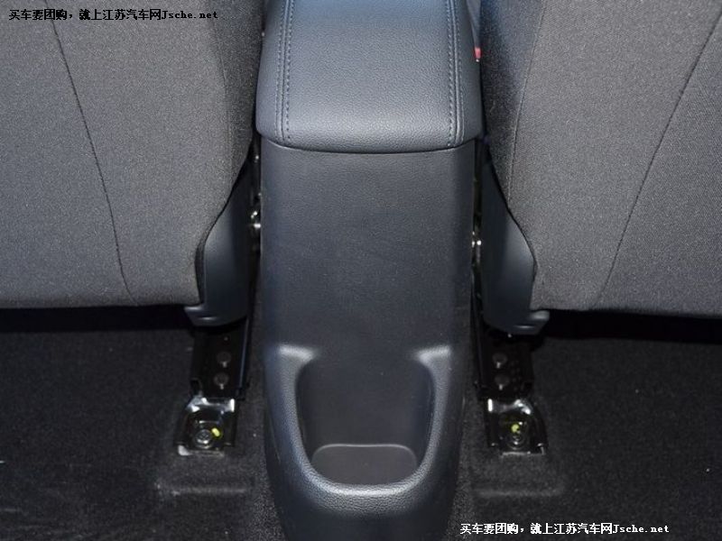 奔騰B30
車廂座椅第7張
點擊查看下一張清晰大圖