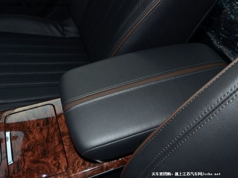 東風(fēng)A9
車廂座椅第7張
點擊查看下一張清晰大圖