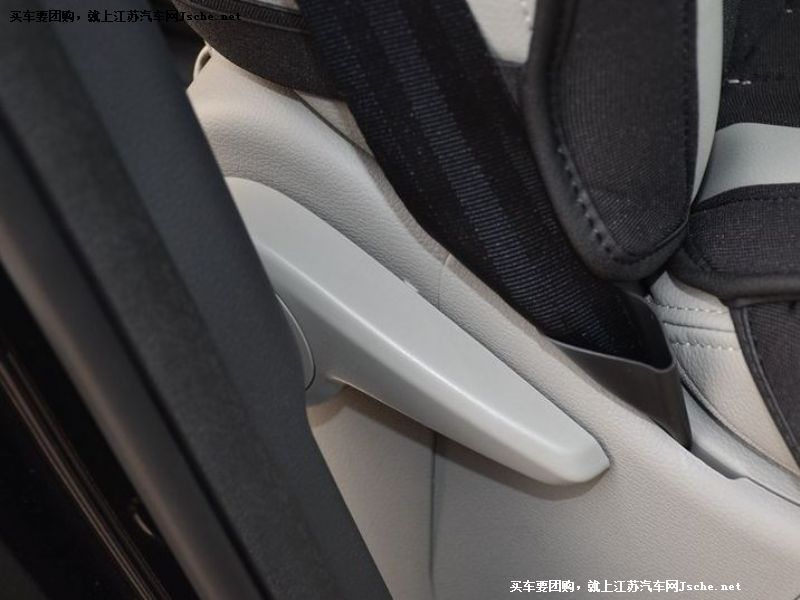 瑞風M4
車廂座椅第7張
點擊查看下一張清晰大圖