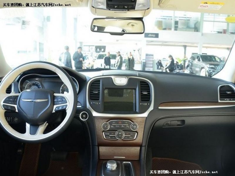 克萊斯勒300C(進(jìn)口)
中控方向盤(pán)第7張
點(diǎn)擊查看下一張清晰大圖