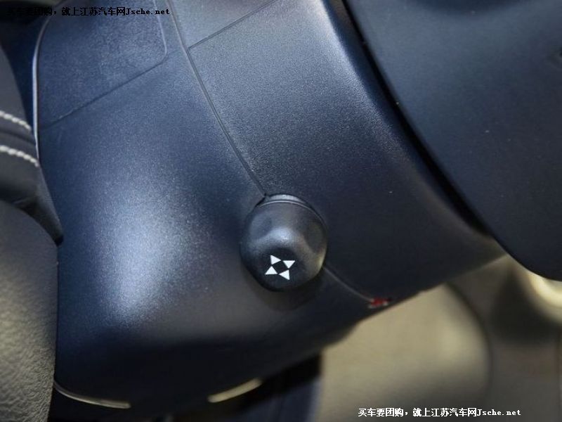 克萊斯勒300C(進口)
中控方向盤第7張
點擊查看下一張清晰大圖