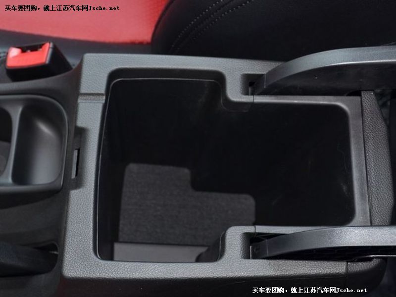 艾瑞澤5
車廂座椅第7張
點擊查看下一張清晰大圖