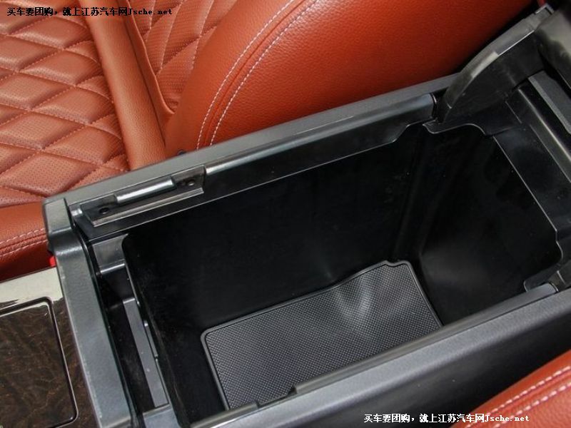 力帆820
車廂座椅第7張
點擊查看下一張清晰大圖