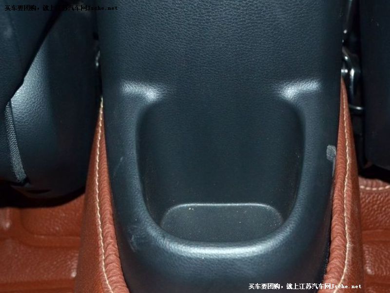 駿派A70
車廂座椅第7張
點擊查看下一張清晰大圖