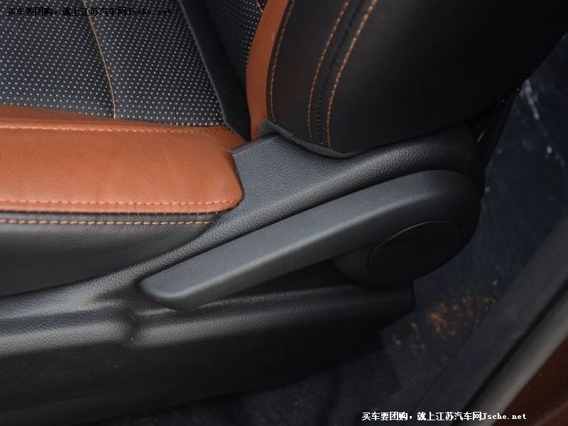 開瑞K60
車廂座椅第7張
點擊查看下一張清晰大圖