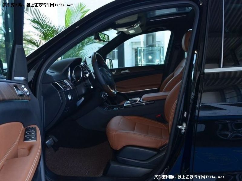 奔馳GLS
車廂座椅第7張
點擊查看下一張清晰大圖