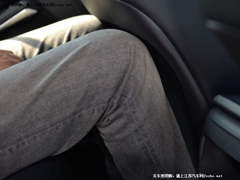 奔馳GLA(進(jìn)口)
車廂座椅第7張
點擊查看下一張清晰大圖