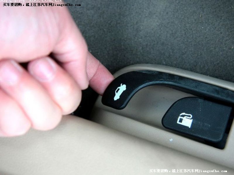 銳歐
車廂座椅第7張
點擊查看下一張清晰大圖