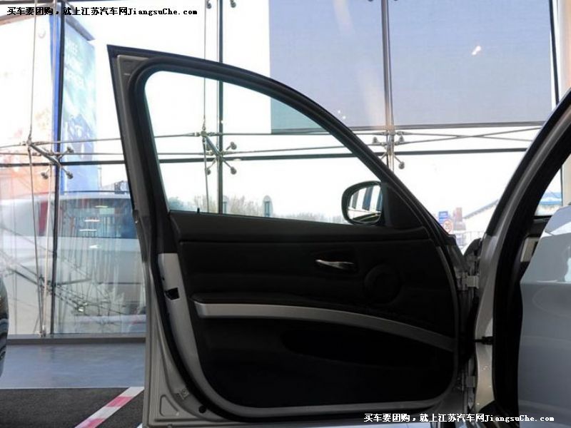 寶馬3系
車廂座椅第7張
點擊查看下一張清晰大圖