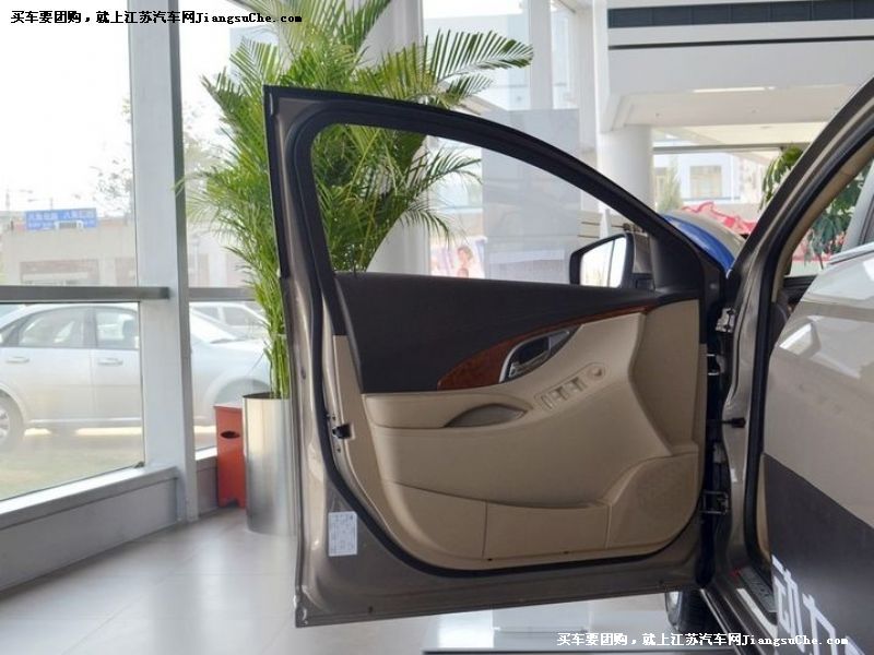 君越
車廂座椅第7張
點擊查看下一張清晰大圖