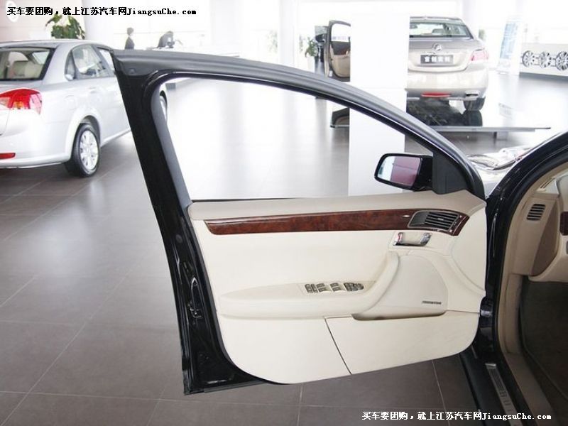 林蔭大道
車廂座椅第7張
點擊查看下一張清晰大圖