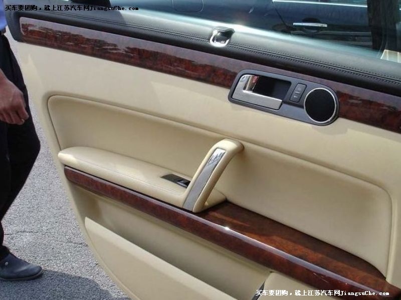 輝騰
車廂座椅第7張
點擊查看下一張清晰大圖