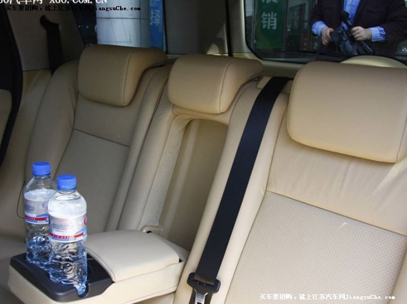 神行者2
車廂座椅第7張
點擊查看下一張清晰大圖