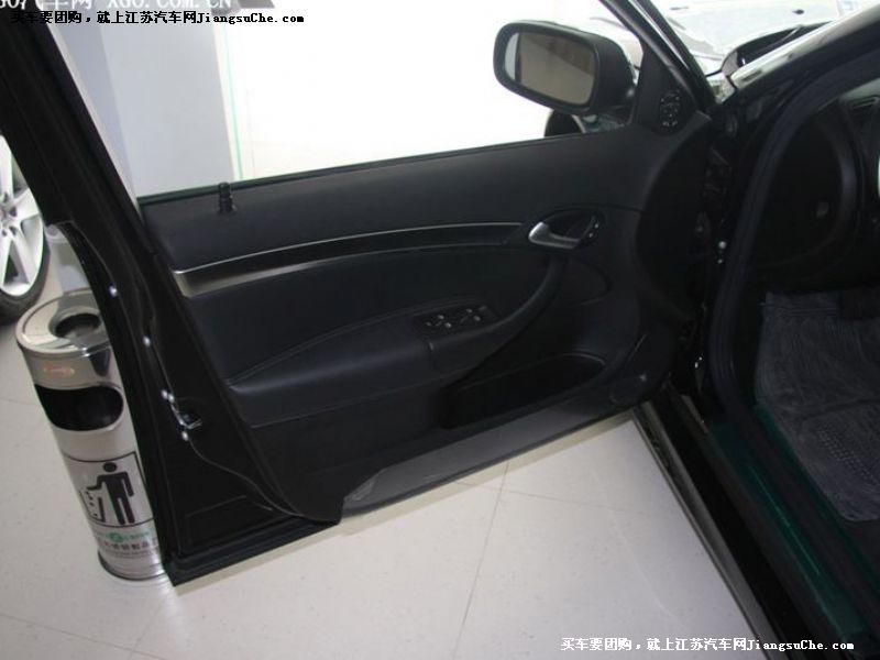 薩博9-5
車廂座椅第7張
點擊查看下一張清晰大圖